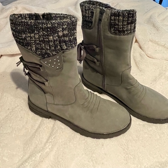 BUTITI Gray Knit Sock Accent Back Lace Boots - Picture 10 of 12